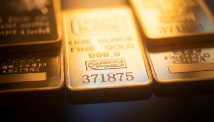 Harga Emas Pegadaian Hari Ini Anjlok, UBS hingga Antam Kompak Turun