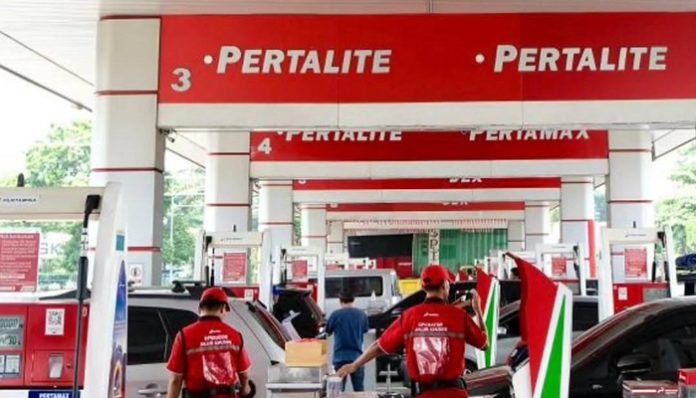 Ilustrasi pengisian BBM di SPBU Pertamina setelah kenaikan harga BBM nonsubsidi per 18 April 2026