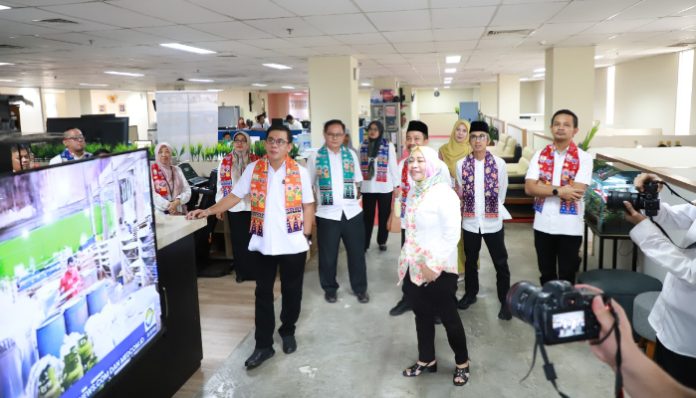 Kakanwil BPN Banten Harison Mocodompis saat melakukan studi tiru ke Kanwil BPN DKI Jakarta
