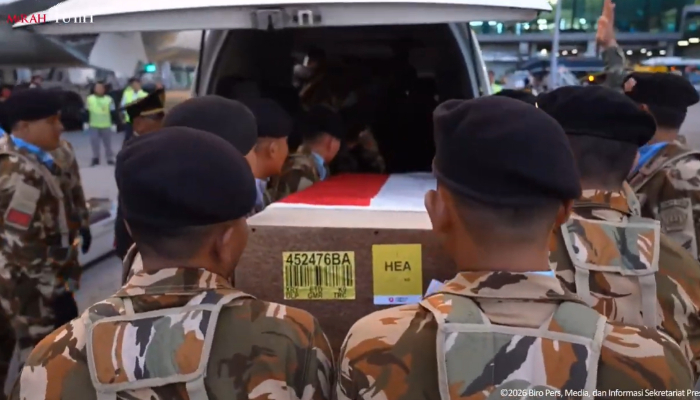 Jenazah Tiga Prajurit TNI Penjaga Perdamaian UNIFIL Tiba di Indonesia