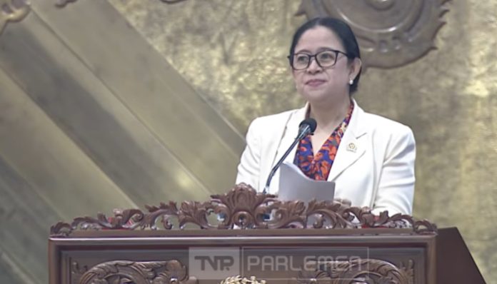 Ketua DPR RI Puan Maharani menyampaikan pidato penutupan Masa Persidangan IV di Kompleks Parlemen, Senayan, Jakarta