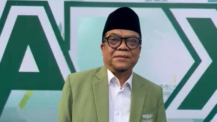 Ketua Komisi II DPRD Banten Iip Makmur menyampaikan harapan pada Muktamar XXI Mathla’ul Anwar di Kota Serang