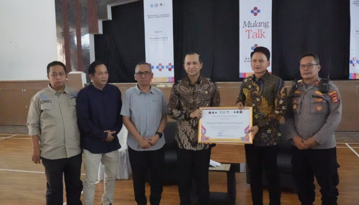 Menteri Transmigrasi Iftitah Sulaiman saat kegiatan talk show di Gedung Graha Pancasila Pandeglang.