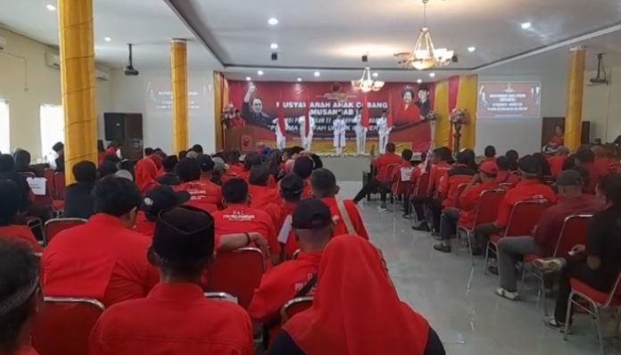 PDI Perjuangan Lebak Lantik 28 PAC