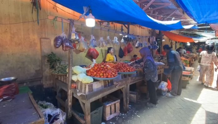 Pedagang di Pasar Rangkasbitung