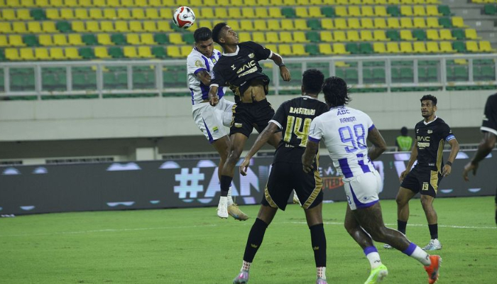 Babak Kedua Dramatis, Persib Bangkit Tahan Dewa United 2-2