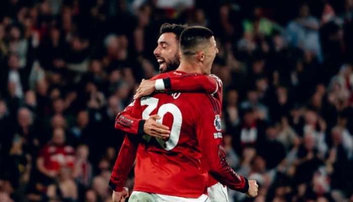 Pemain Manchester United merayakan gol ke gawang Brentford dalam lanjutan Liga Inggris di Old Trafford