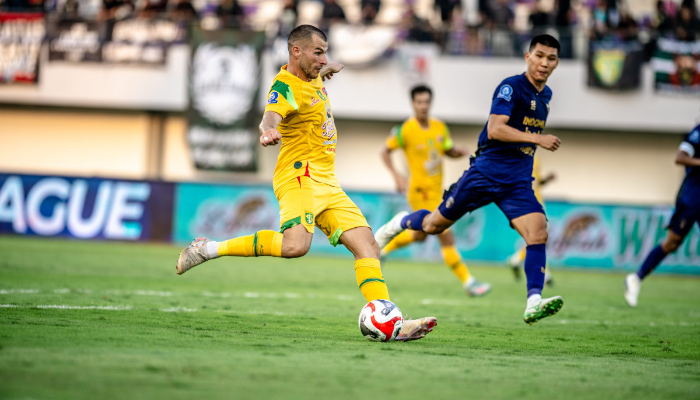 Persebaya vs Persita Malam Ini, Duel Panas Perebutan Lima Besar