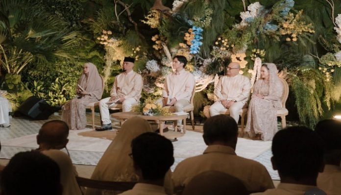 Penuh haru, El Rumi dan Syifa Hadju gelar pengajian (Foto Instagram El Rumi)