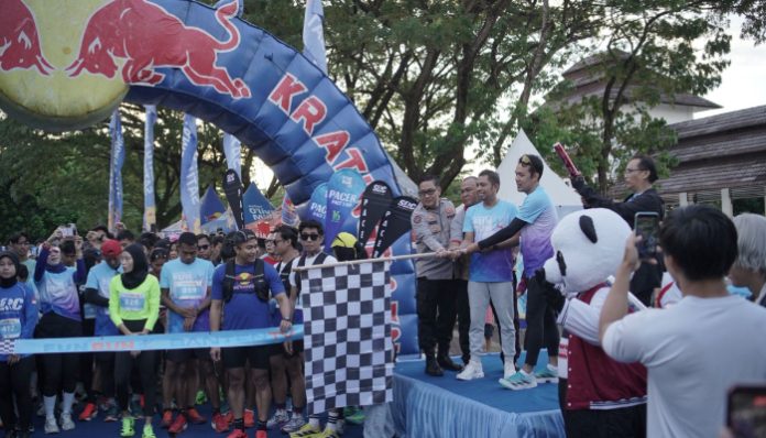 Peserta Banten TV Fun Run 2026 memadati kawasan KP3B Kota Serang dalam rangka perayaan HUT ke-16 Banten TV
