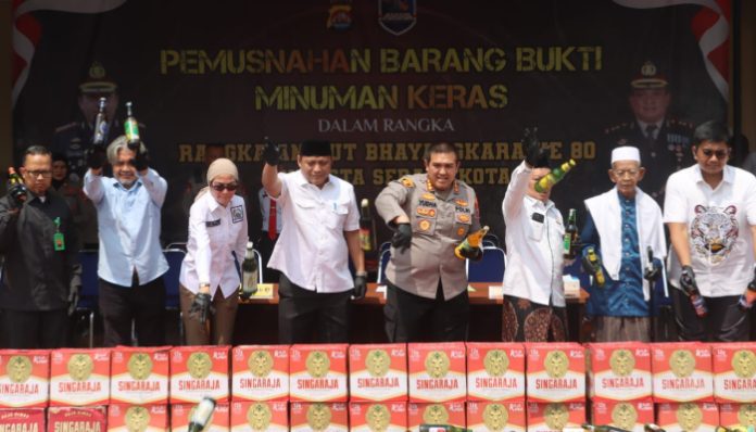 Polresta Serang Kota Musnahkan Ribuan Botol Miras
