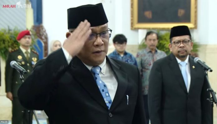 Presiden Prabowo Subianto melantik sejumlah pejabat baru Kabinet Merah Putih di Istana Negara, termasuk Jumhur Hidayat sebagai Menteri Lingkungan Hidup