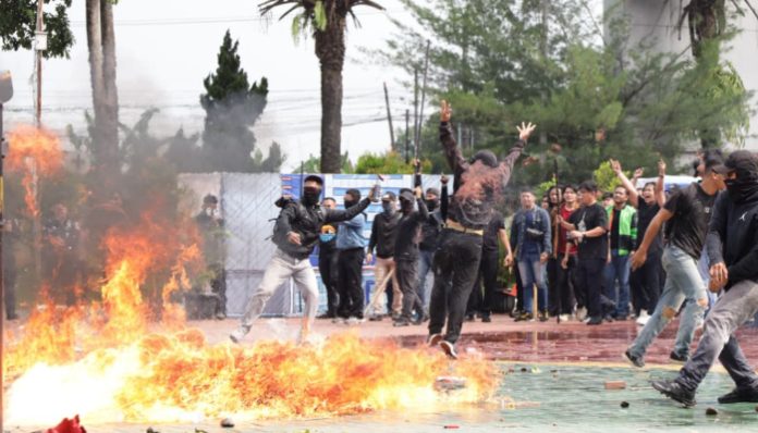 simulasi pengamanan jelang peringatan May Day 2026