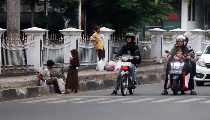 Suasana lampu merah di Kota Serang