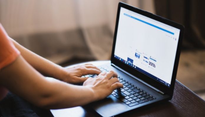 Ilustrasi. Polres Lebak turun tangan melakukan penyelidikan soal grup facebook gay (Foto: Pexels)