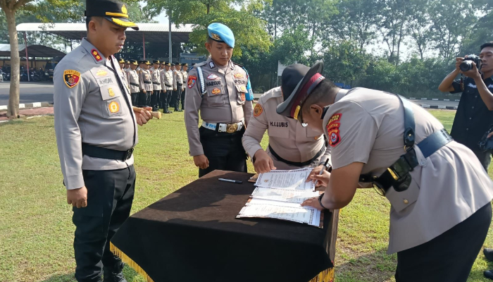 Upacara serah terima jabatan di Mapolres Serang