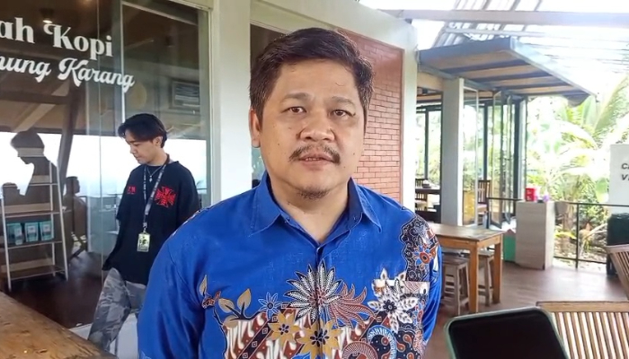 Wakil Ketua DPRD Pandeglang, MM Fuhaira Amin saat berkunjung ke Agrowisata Imah Kopi