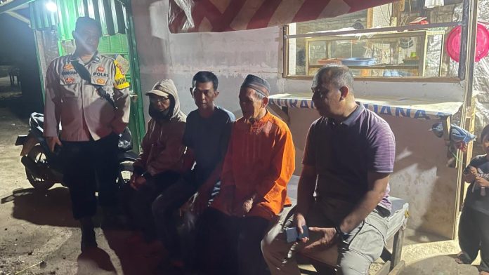 Polisi mengecek dugaan pungli di Kawasan PT KHS (Foto: Bantentv.com/ Imron)