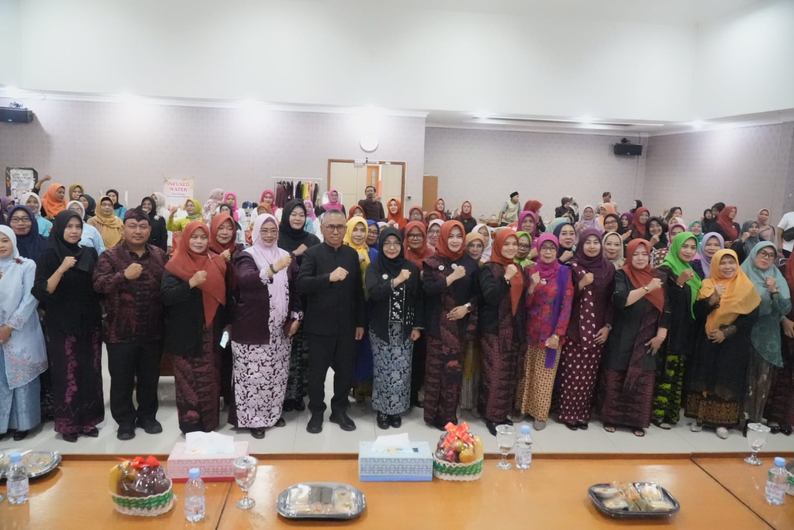 Bupati Pandeglang, Raden Dewi Setiani, saat menghadiri Rapat Koordinasi Gabungan Organisasi Wanita (GOW)