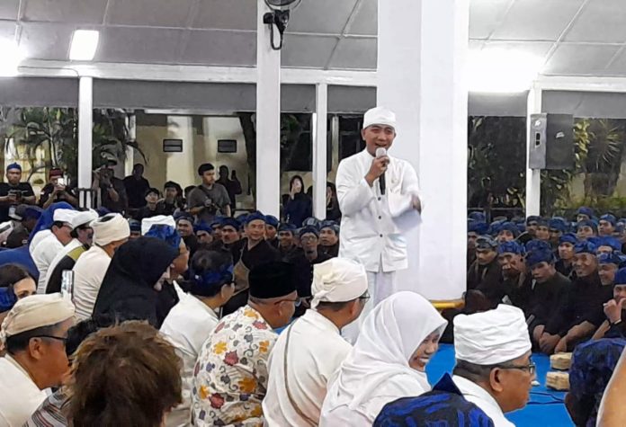 Bupati Lebak Moch Hasbi Asyidiki Jayabaya saat acara Seba Baduy 2026 di Pendopo Bupati Lebak, Jumat malam, 24 April 2026 (Foto: Bantentv.com/ Nano)