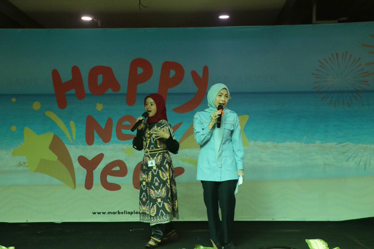 Bupati Serang ikut bernyanyi bersama peserta FLS3N dan O2SN Tingkat Kabupaten Serang (Foto: Bantentv.com/ Riki)