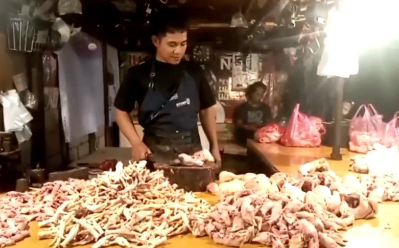 Harga Ayam Potong di Pasar Rau Masih Tinggi Pasca Idulfitri