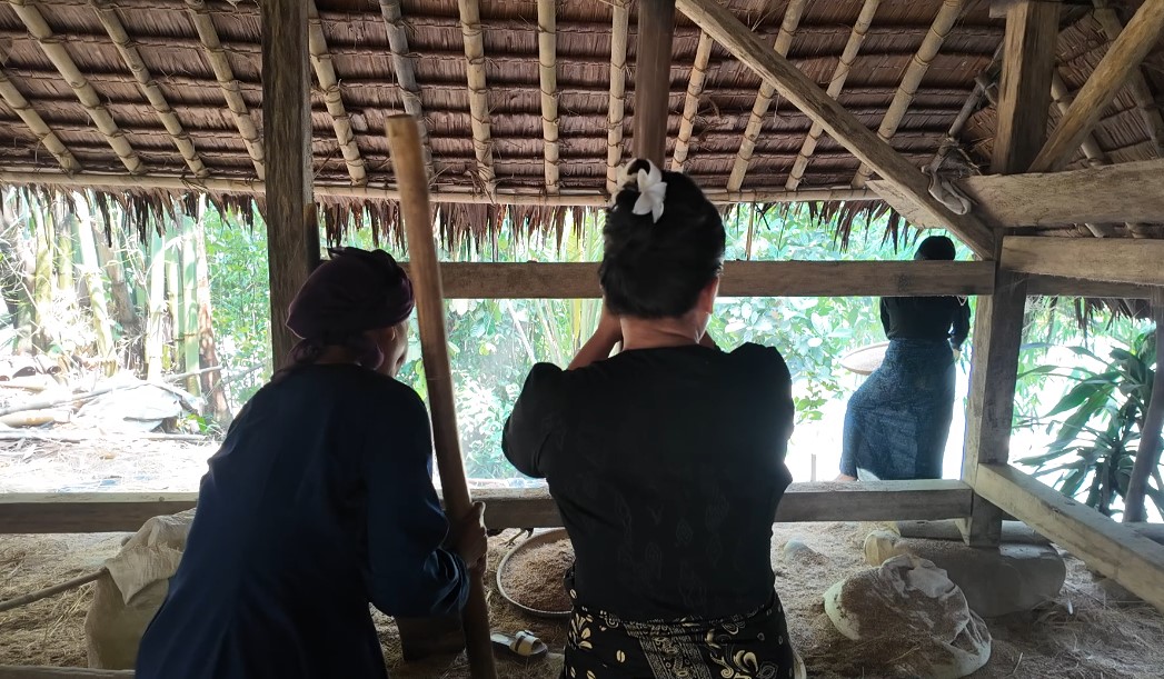 Potret aktivitas sehari-hari masyarakat Baduy (Foto: Bantentv.com)