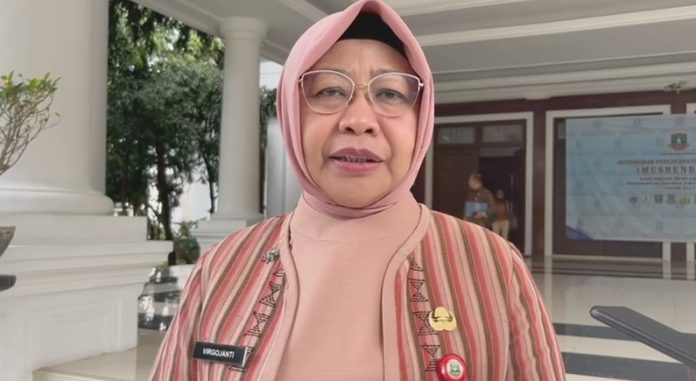 Kepala Dinas Penanaman Modal dan Pelayanan Terpadu Satu Pintu (DPMPTSP) Provinsi Banten, Virgojanti (Foto: Bantentv.com/ Hendra)