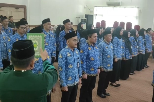 Pemerintah Kota Cilegon melakukan rotasi pejabat di Aula Setda Kota Cilegon (Foto: Bantentv.com/ Ali)