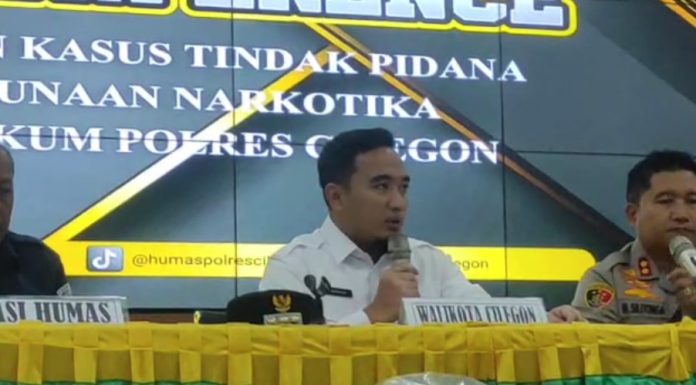 Robinsar bakal menindak tegas pegawai yang terlibat kasus narkotika (Foto: Bantentv.com/ Ali)