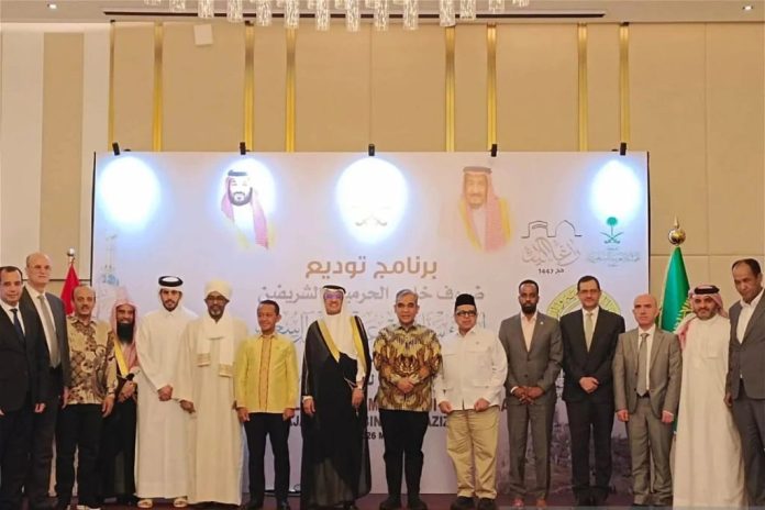 Duta Besar Arab Saudi untuk Indonesia, Faisal Abdullah H. Amodi (tengah) pada acara pelepasan para calon haji Indonesia di Jakarta, Selasa (19/5/2026) (Foto: HIMPUH News)