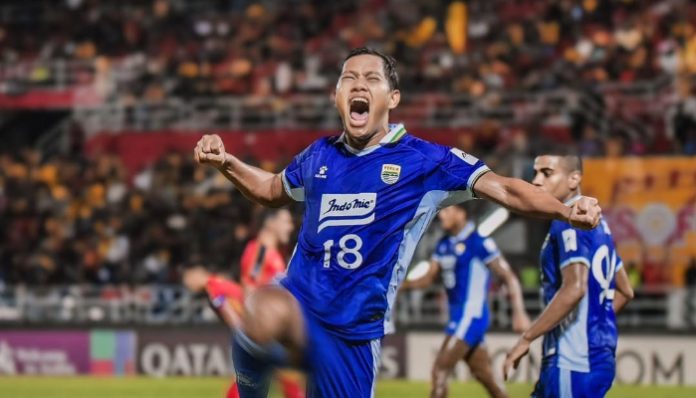 Adam Alis pencetak brace ke gawang Persija Jakarta dalam laga El Clasico Indonesia BRI Super League
