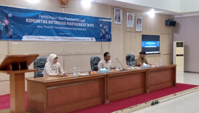 Doskomsantik saat menggelar Pembinaan dan Pemberdayaan Komunitas Informasi Masyarakat (KIM).