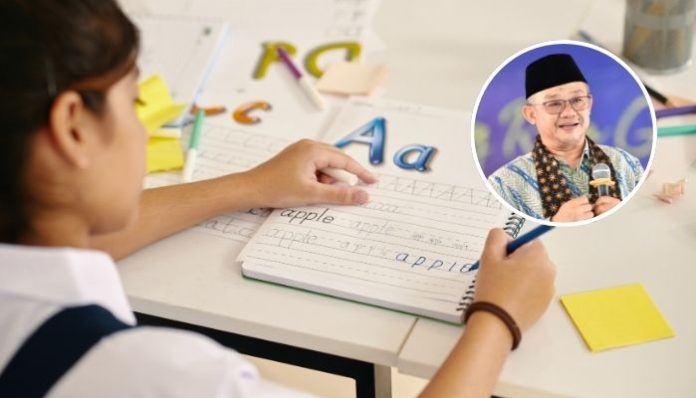 Ilustrasi. Bahasa Inggris menjadi mata pelajaran wajib kelas 3 SD mulai tahun 2027 (Foto: Canva/ DragonImages)
