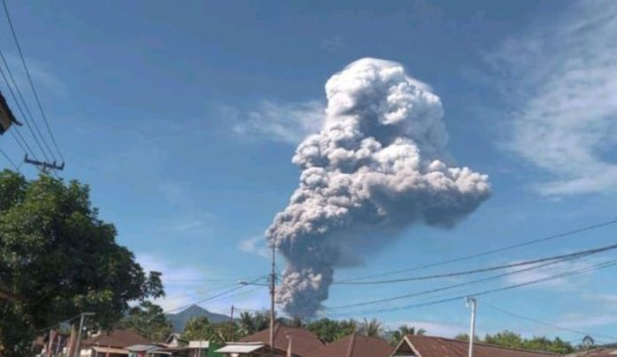 Gunung Dukono, Gunung Api Aktif di Halmahera Utara Kembali Erupsi
