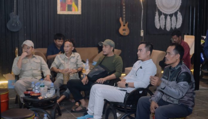 KNPI bersama pegiat UMKM Pandeglang menggelar nobar film dokumenter Pesta Babi di Rumah Kemasan