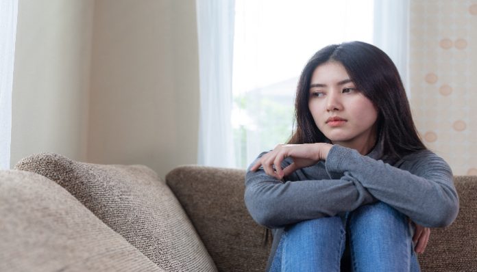 Ilustrasi seorang introvert yang sedang menyendiri (Foto: Freepik)