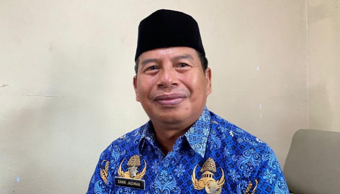 Kepala disporapar Cilegon, Sakri Jasiman saat diwawancara