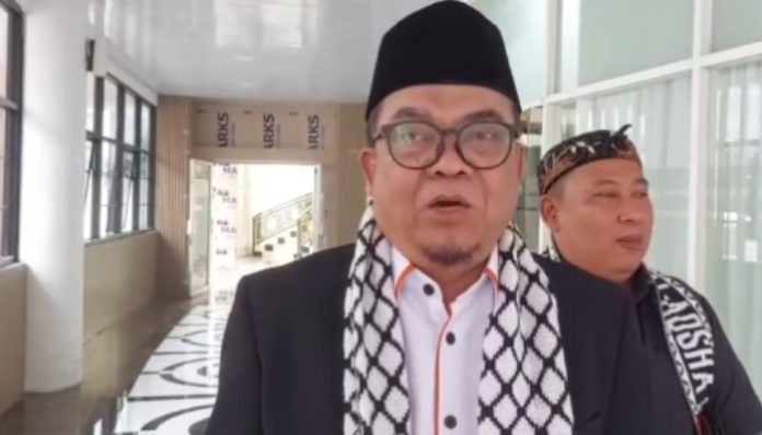 Ketua Bidang Pertanian, Peternakan, dan Nelayan PKS Banten, Drs. KH. Iip Makmur