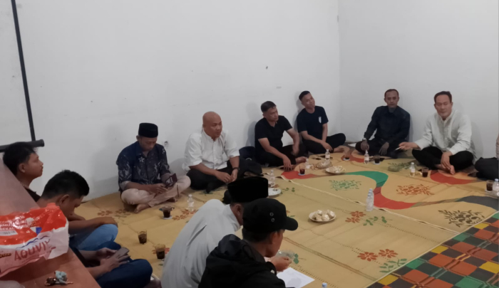 Musyawarah unsur masyarakat yang sepakat mendukung konservasi Gunung Pulosari.