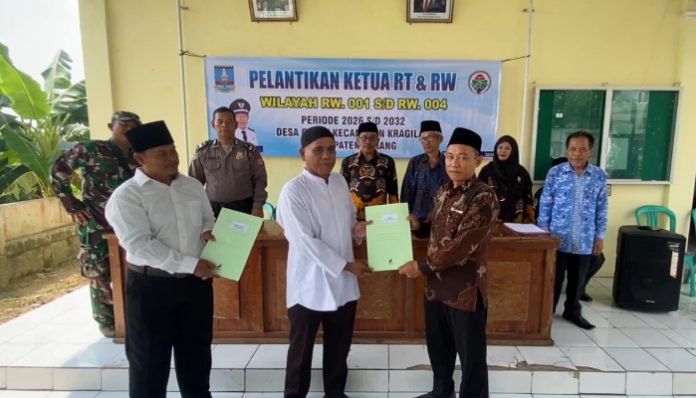 Pemdes Cisait Lantik Ketua RT dan RW Masa Bakti 2026–2032