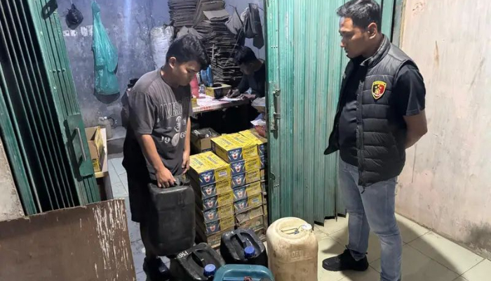 Operasi Pekat di Ciruas, Polisi Amankan Puluhan Liter Tuak