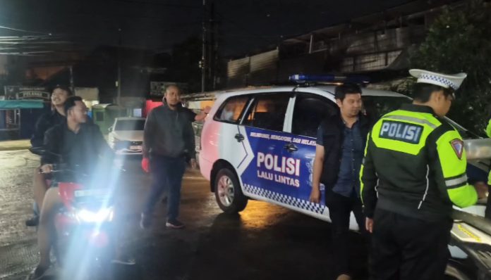 Polsek Kelapa Dua menggelar razia di Jalan Bencongan, Kecamatan Kelapa Dua, Kabupaten Tangerang, Minggu malam.