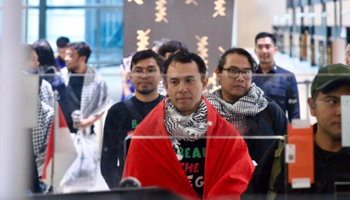 Sejumlah relawan Global Sumud Flotilla asal Indonesia tiba di Bandara Soekarno-Hatta usai dibebaskan dari penahanan militer Israel dalam misi kemanusiaan menuju Gaza