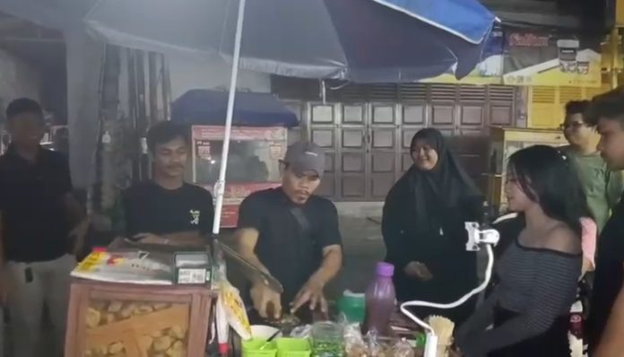 Tahu Gejrot Bang Alek
