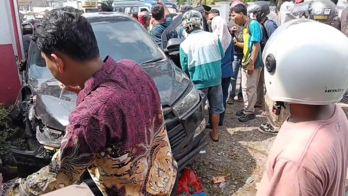 Kondisi TKP sesaat setelah kejadian tabrakan maut (Foto: Bantentv.com/ Rangga)