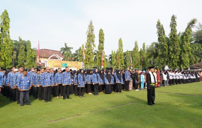 ASN Cilegon saat mengikuti apel pagi di Pemkot Cilegon (Foto: Bantentv.com/ Ali)