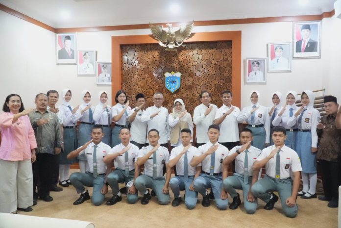 Pelepasan 16 paskibraka Pandeglang oleh Bupati untuk bersaing di tingkat provinsi dan nasional (Foto: Bantentv.com/ Rangga)