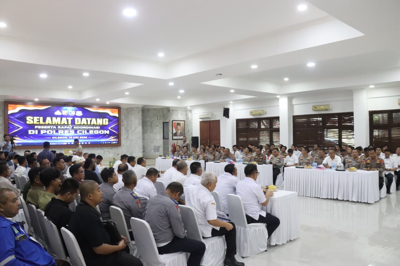 Polda Banten bersama Polres Cilegon menggelar rapat koordinasi terkait pengendalian jam operasional dan jalur kendaraan angkutan tambang (Foto: Bantentv.com/ Imron)