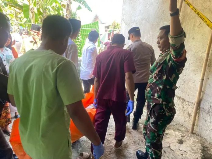 Pria di Kibin ditemukan tewas gantung diri di kamar mandi rumah (Foto: Bantentv.com/ Imron)